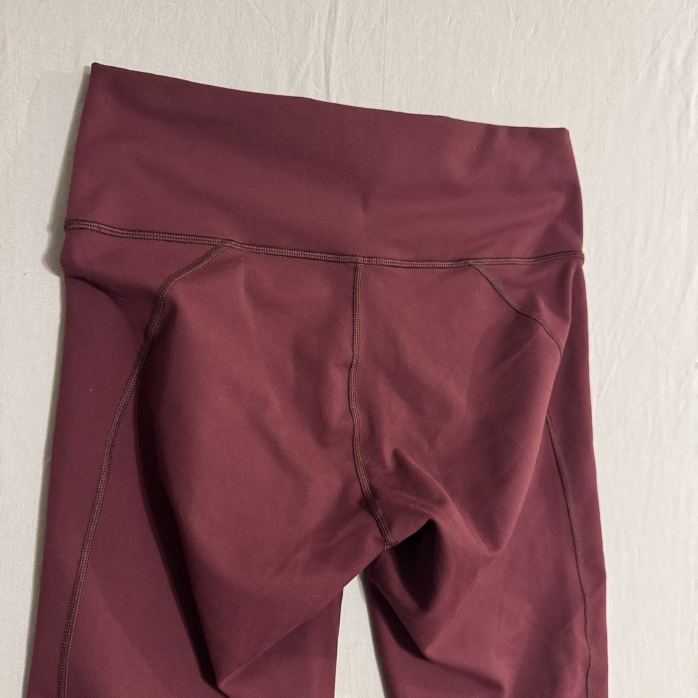 Fabletics Define Powerhold High Waisted 7/8 leggings Size M Ankle Maroon Stretch